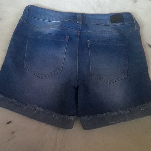 Celebrity pink jean shorts - Picture 2 of 8